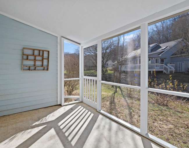 102 Llama Way, Black Mountain