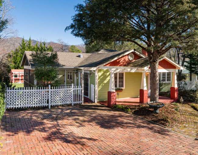 113 5th Street, Black Mountain