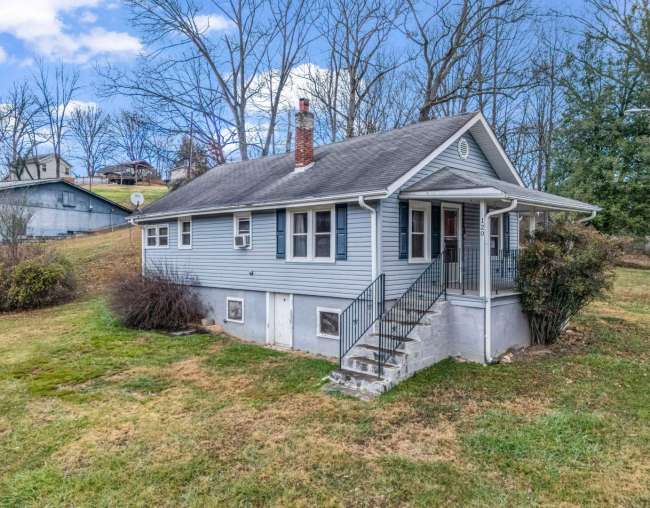 120 Maple Ridge Road, Candler