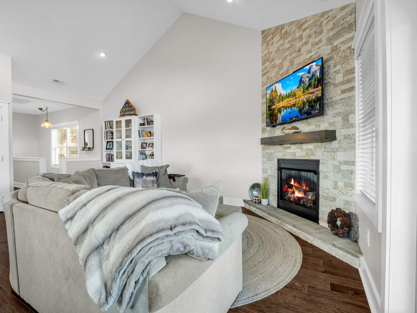 16-Tudor-Way-Black-Mountain-NC-33