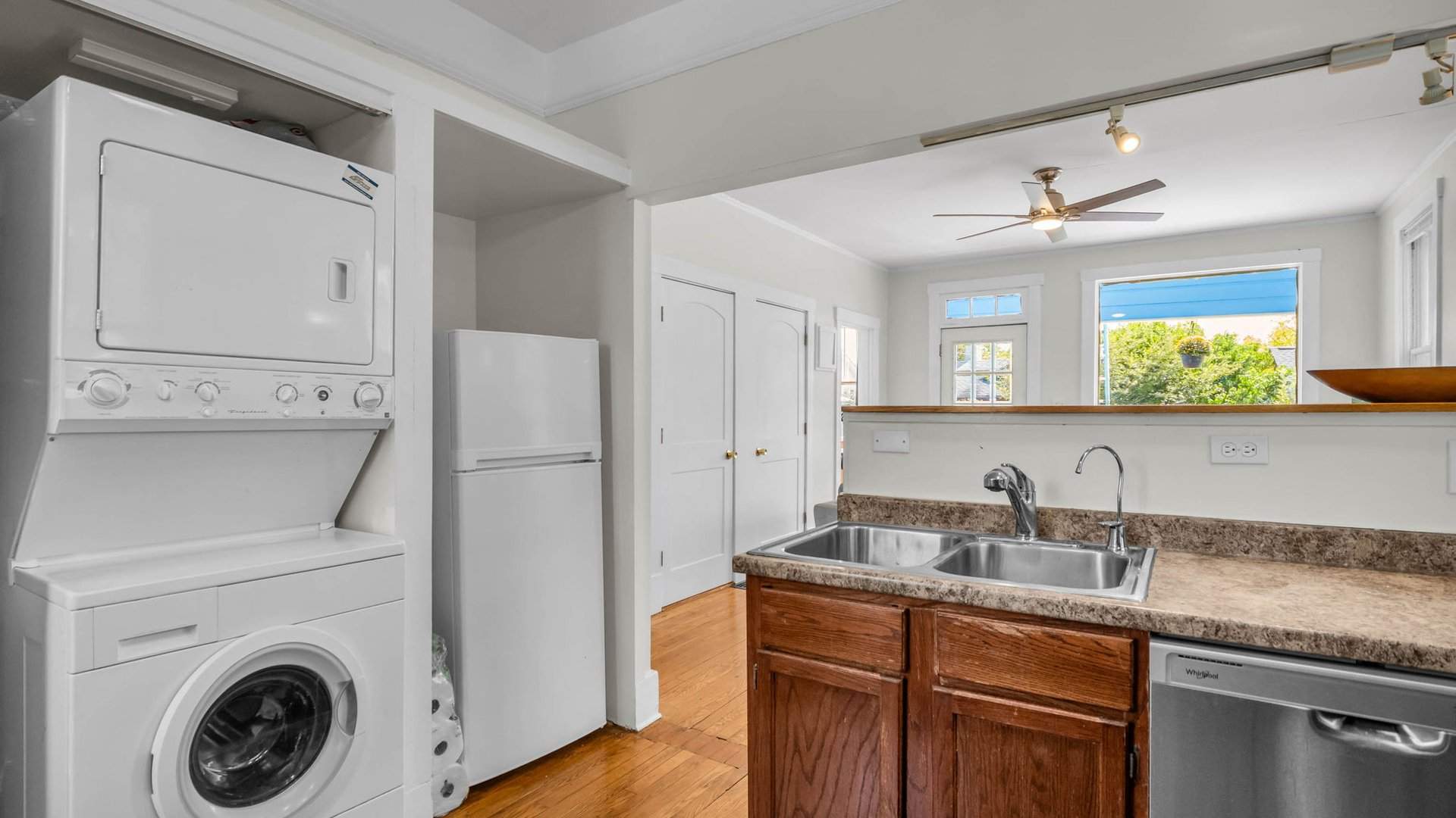 16-custom-200-courtland-pl