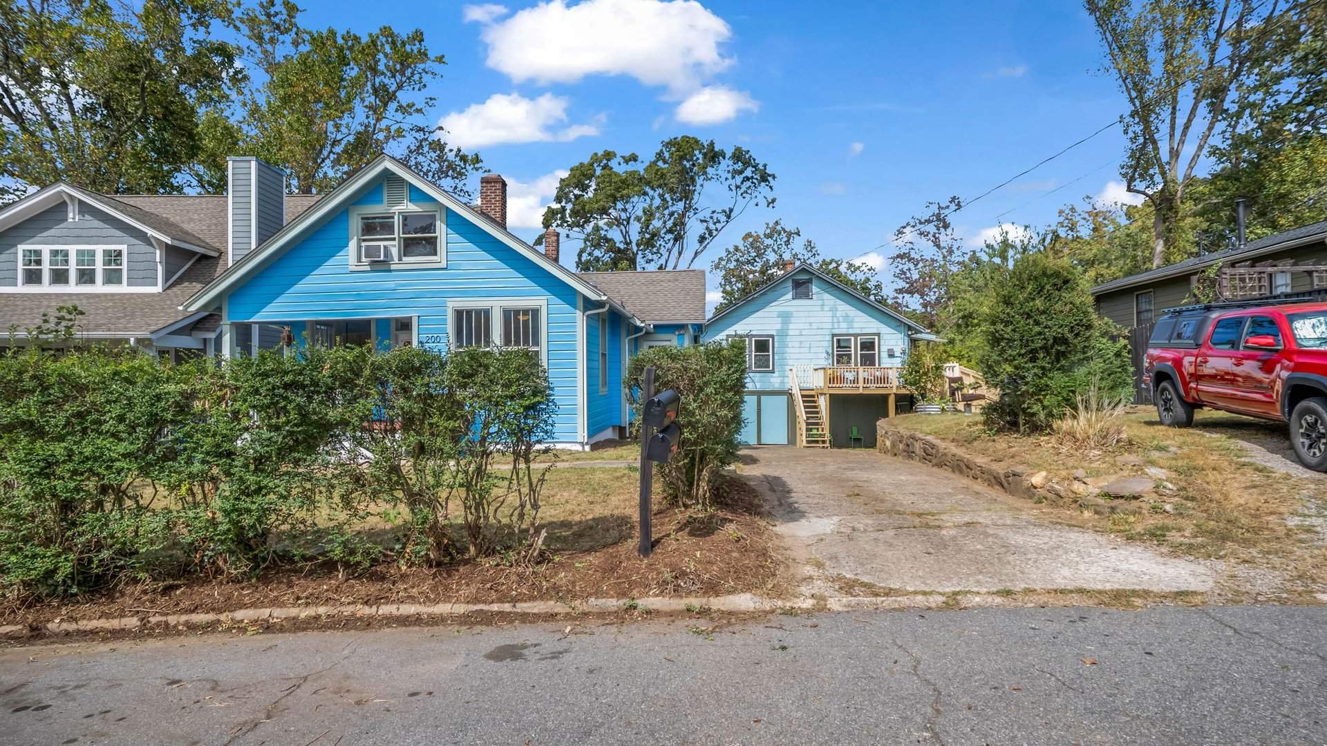 8-custom-200-courtland-pl