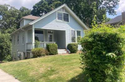 200 Courtland Place, Asheville