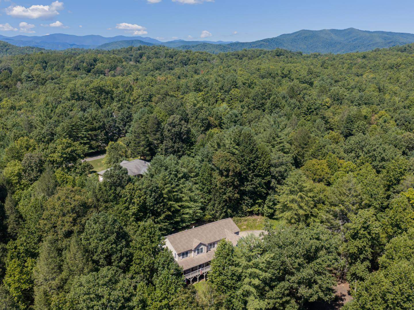 273-Cross-Creek-Dr-Marion-NC-62-1440x1080