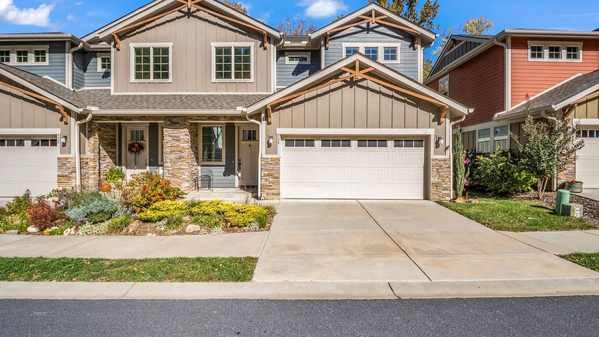 2-custom-534-sweet-birch-park-ln